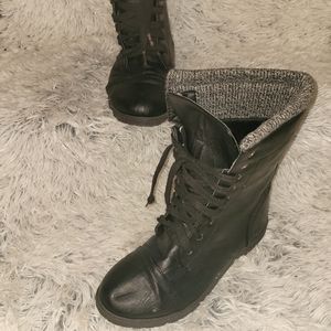 Combat boots